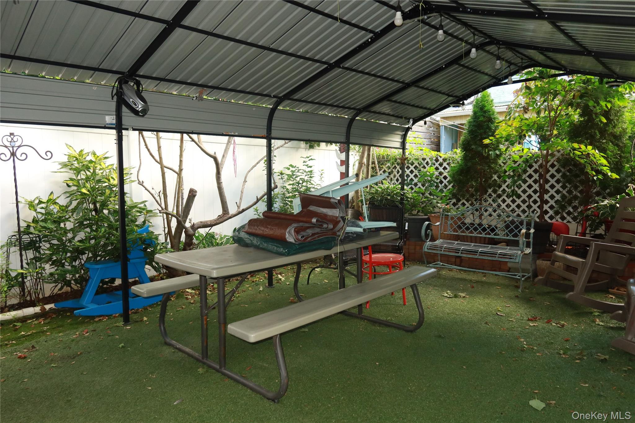 Single Family Lincoln Avenue Brooklyn, NY 11208, MLS-1057056-19