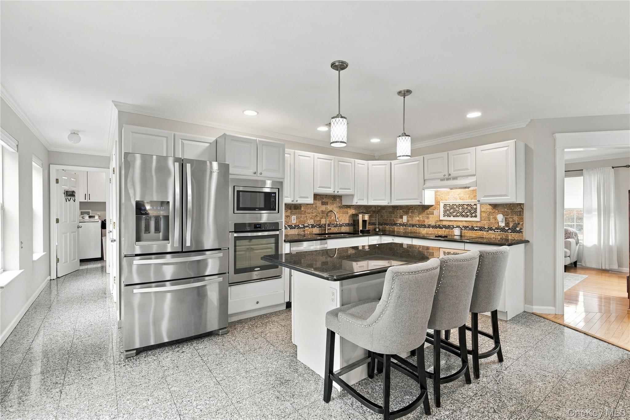 Single Family Aspatuck Court Suffolk County, NY 11725, MLS-1057059-10