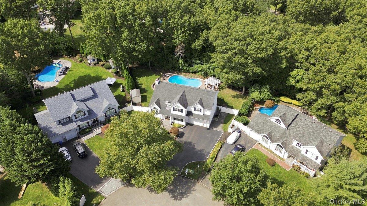 Single Family Aspatuck Court Suffolk County, NY 11725, MLS-1057059-2