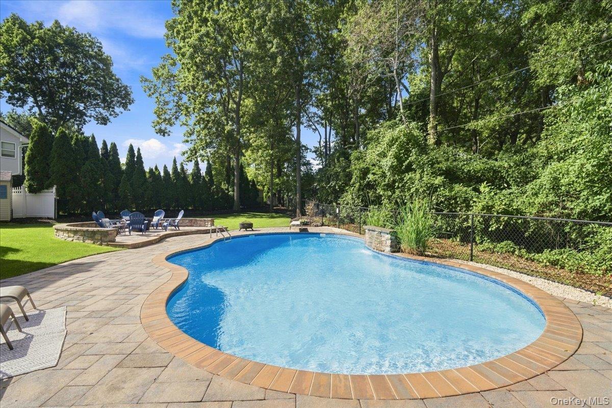 Single Family Aspatuck Court Suffolk County, NY 11725, MLS-1057059-31