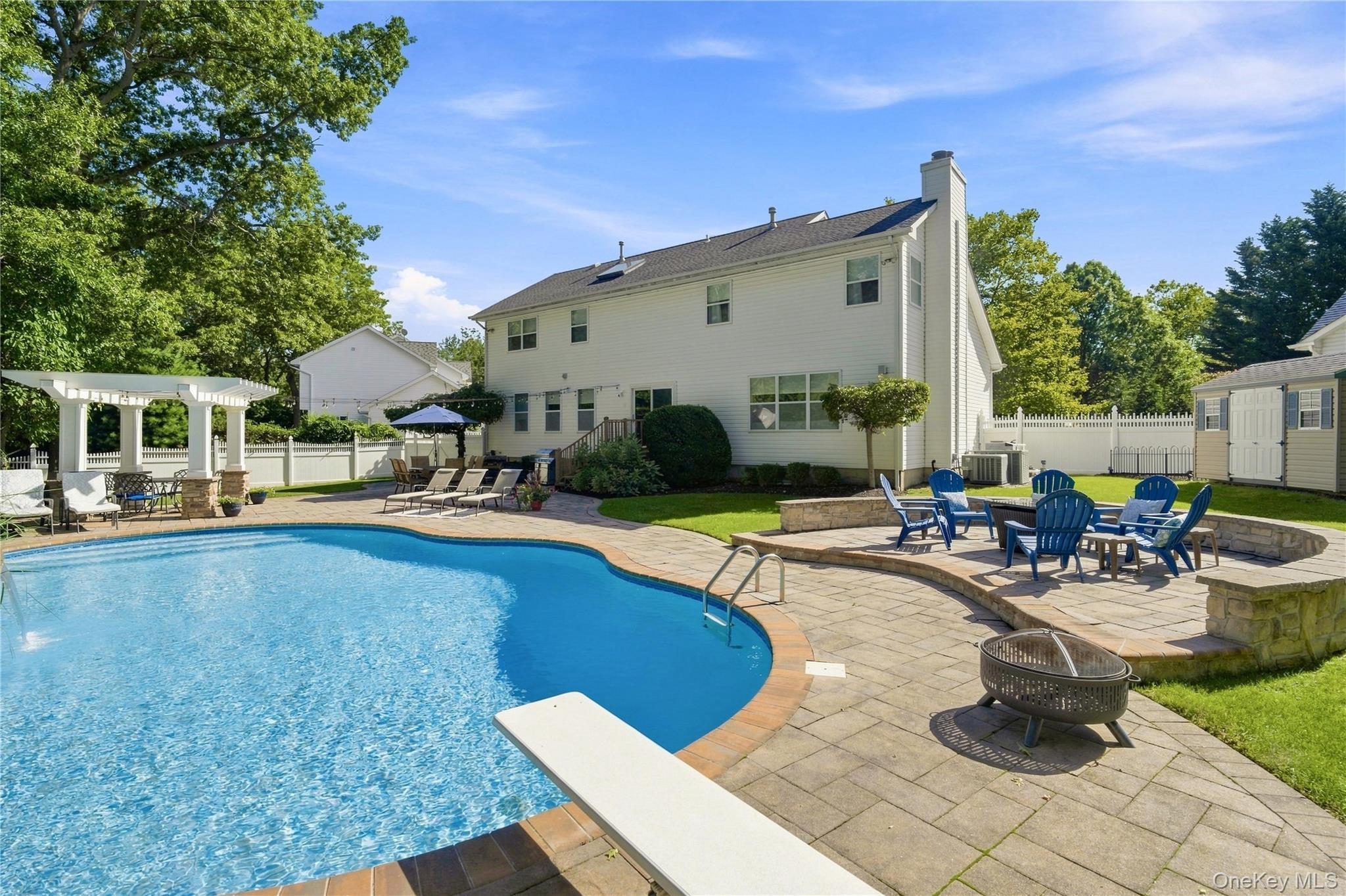 Single Family Aspatuck Court Suffolk County, NY 11725, MLS-1057059-32