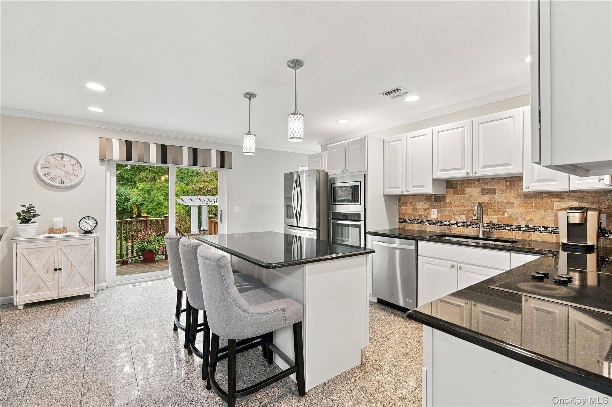 Single Family Aspatuck Court Suffolk County, NY 11725, MLS-1057059-8