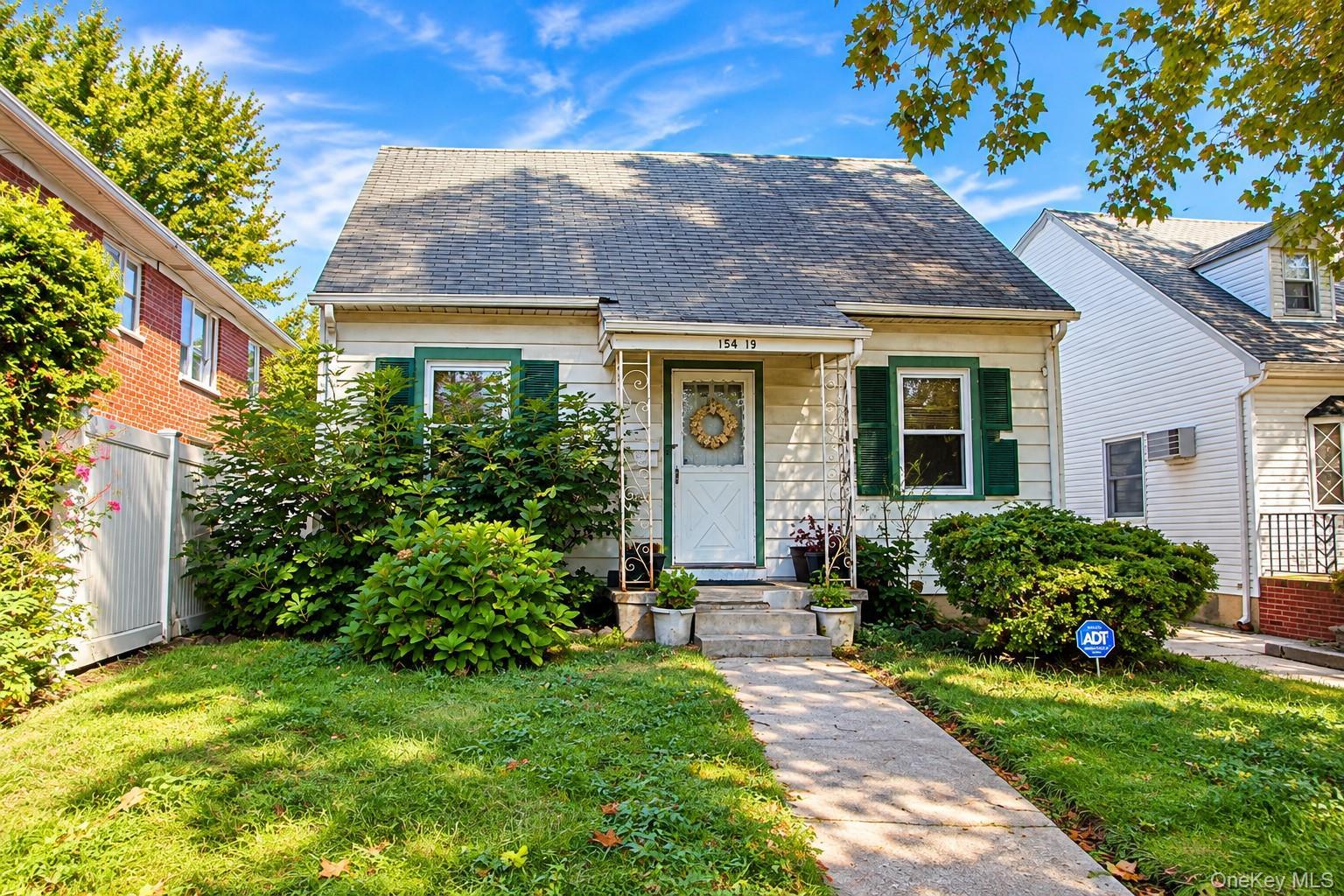 Single Family 25th Avenue  Queens, NY 11357, MLS-1057064-2