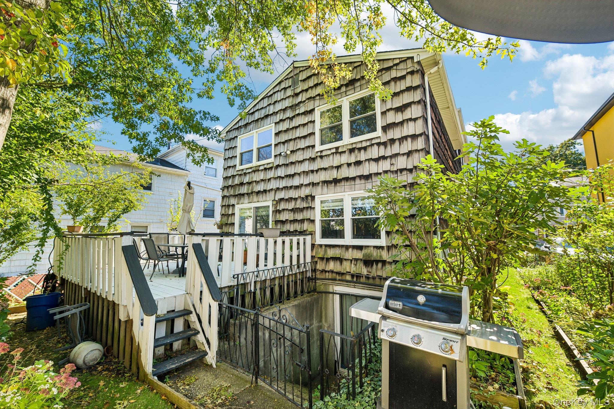 Single Family 15th Drive  Queens, NY 11360, MLS-1057098-34