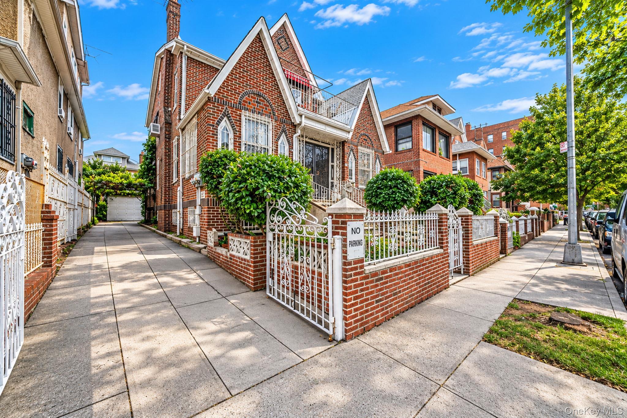 Single Family 76th Street  Queens, NY 11372, MLS-1057107-2