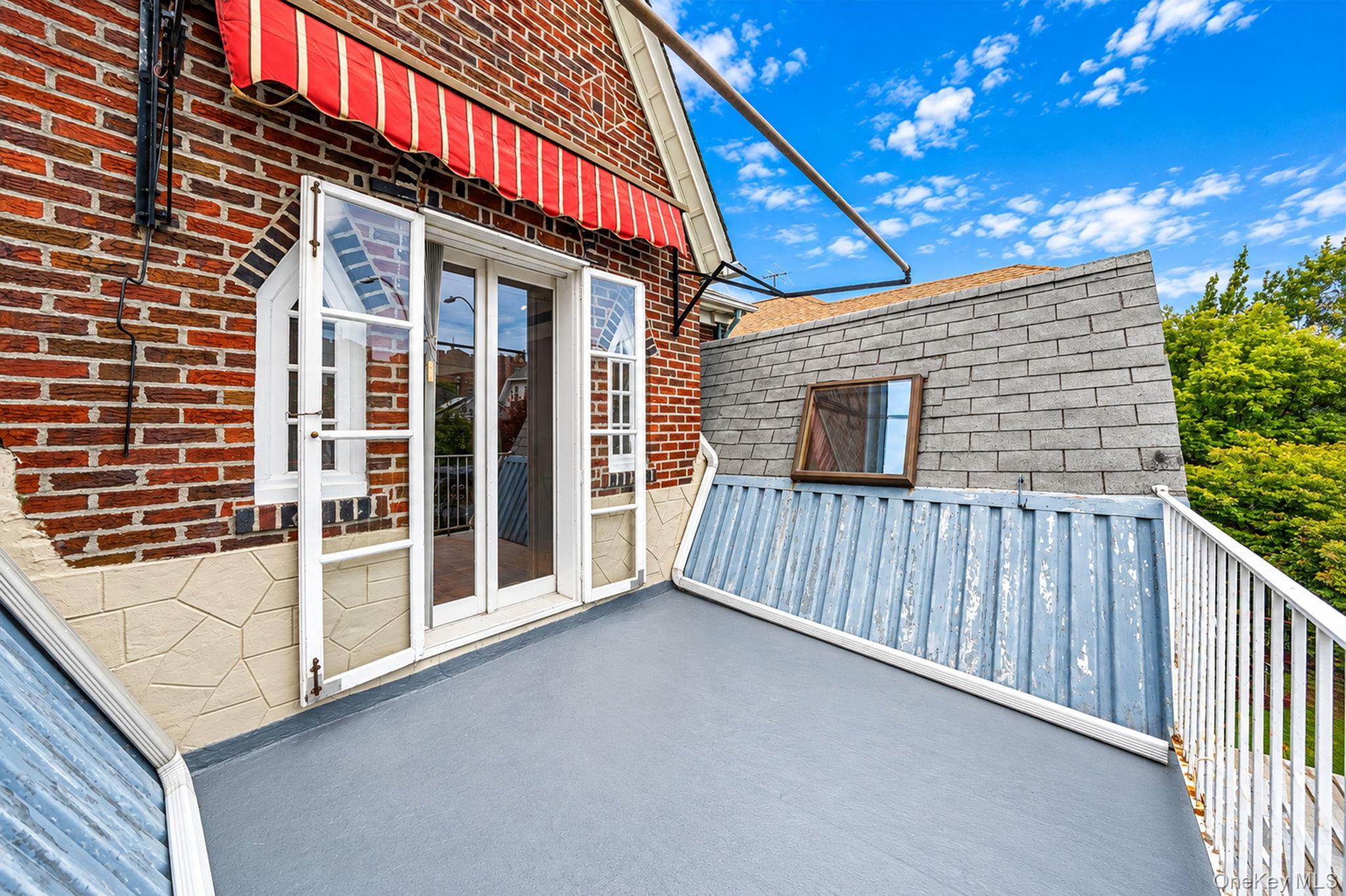 Single Family 76th Street  Queens, NY 11372, MLS-1057107-25
