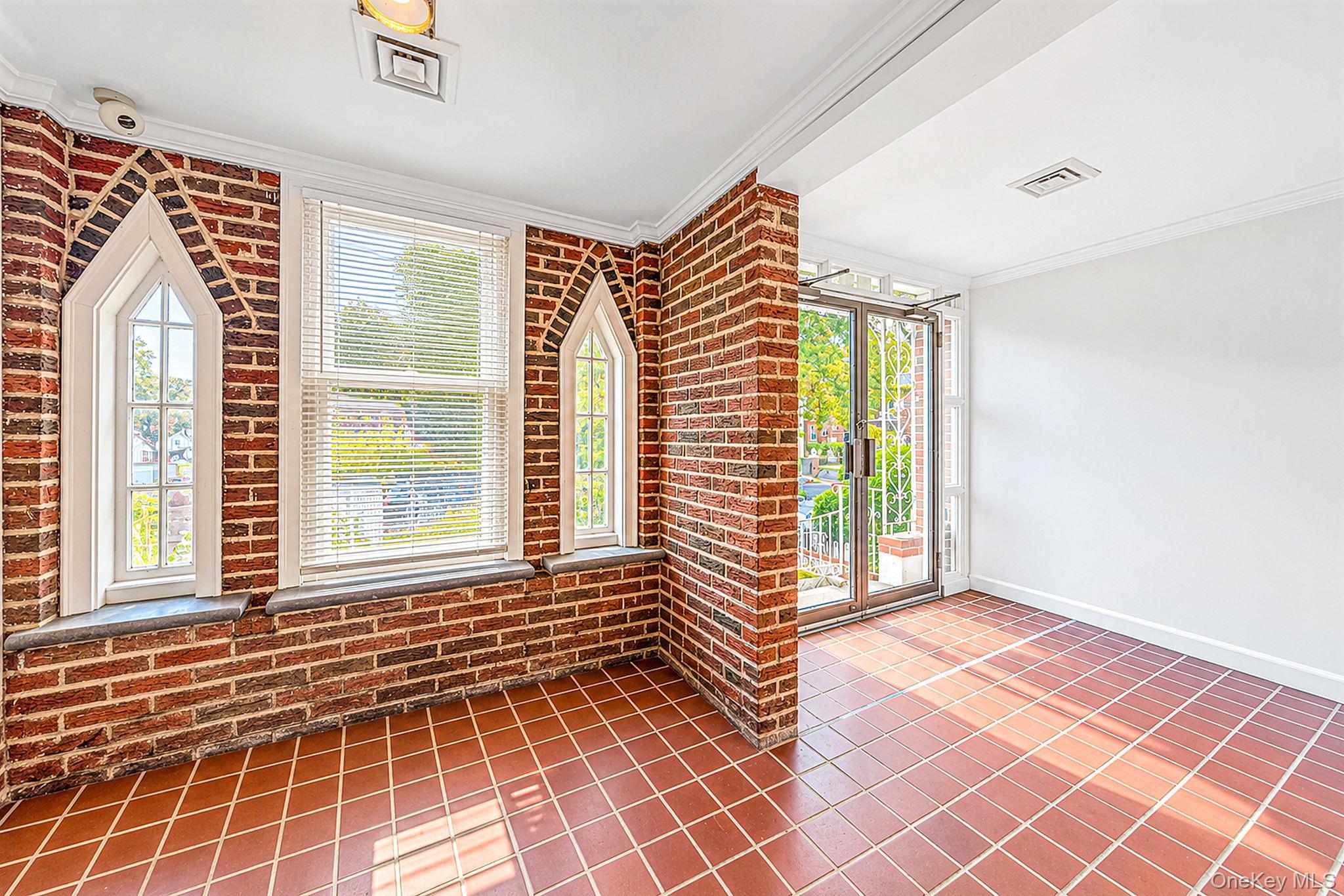 Single Family 76th Street  Queens, NY 11372, MLS-1057107-3