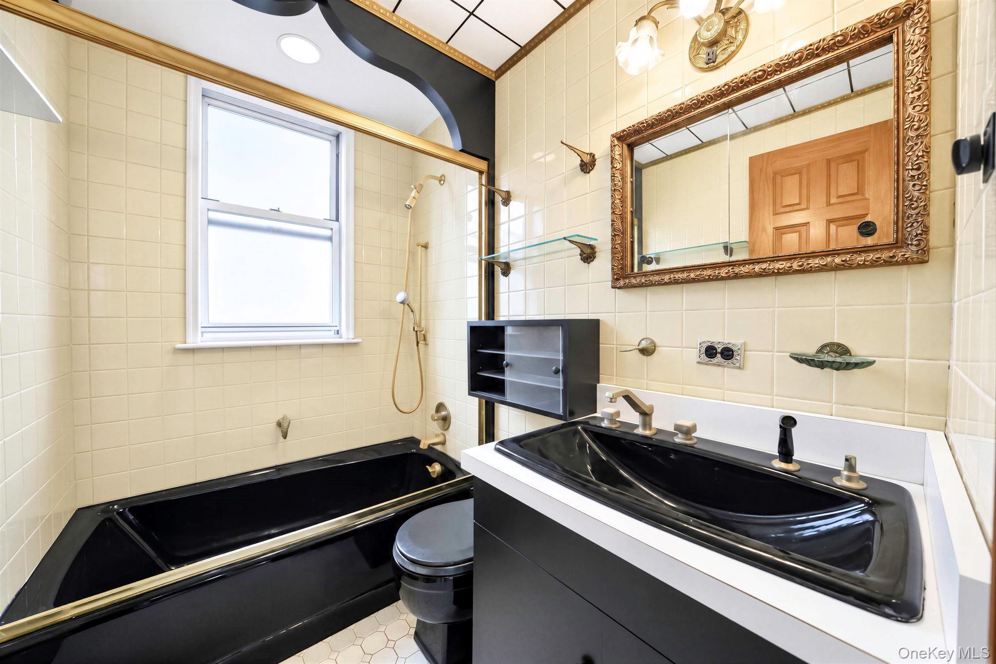 Single Family 76th Street  Queens, NY 11372, MLS-1057107-33