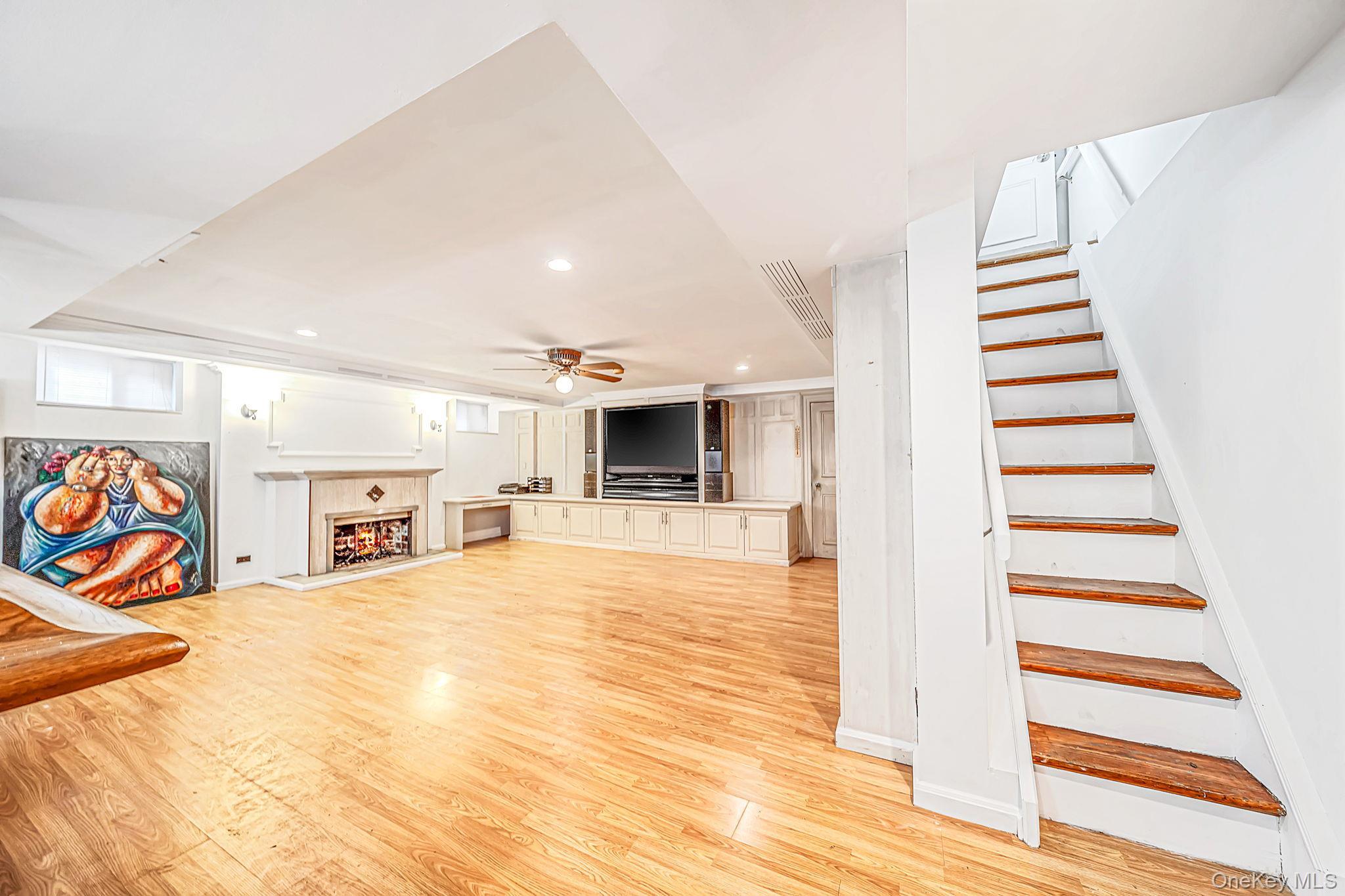 Single Family 76th Street  Queens, NY 11372, MLS-1057107-37