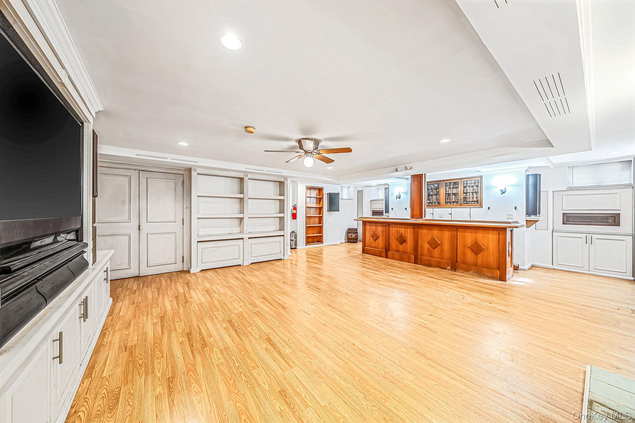 Single Family 76th Street  Queens, NY 11372, MLS-1057107-40