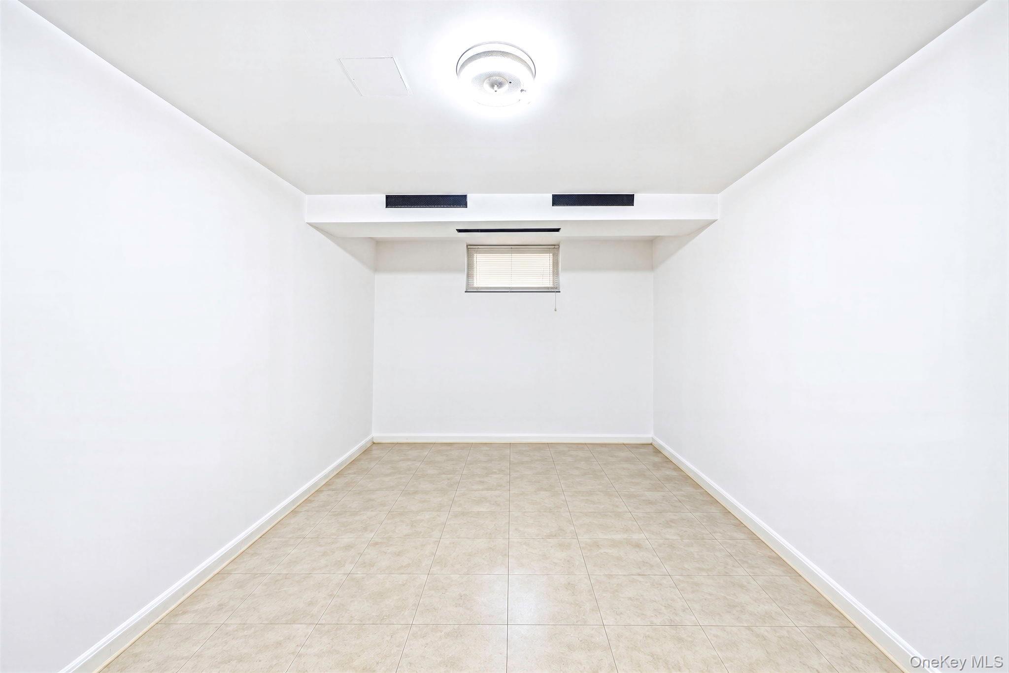 Single Family 76th Street  Queens, NY 11372, MLS-1057107-42