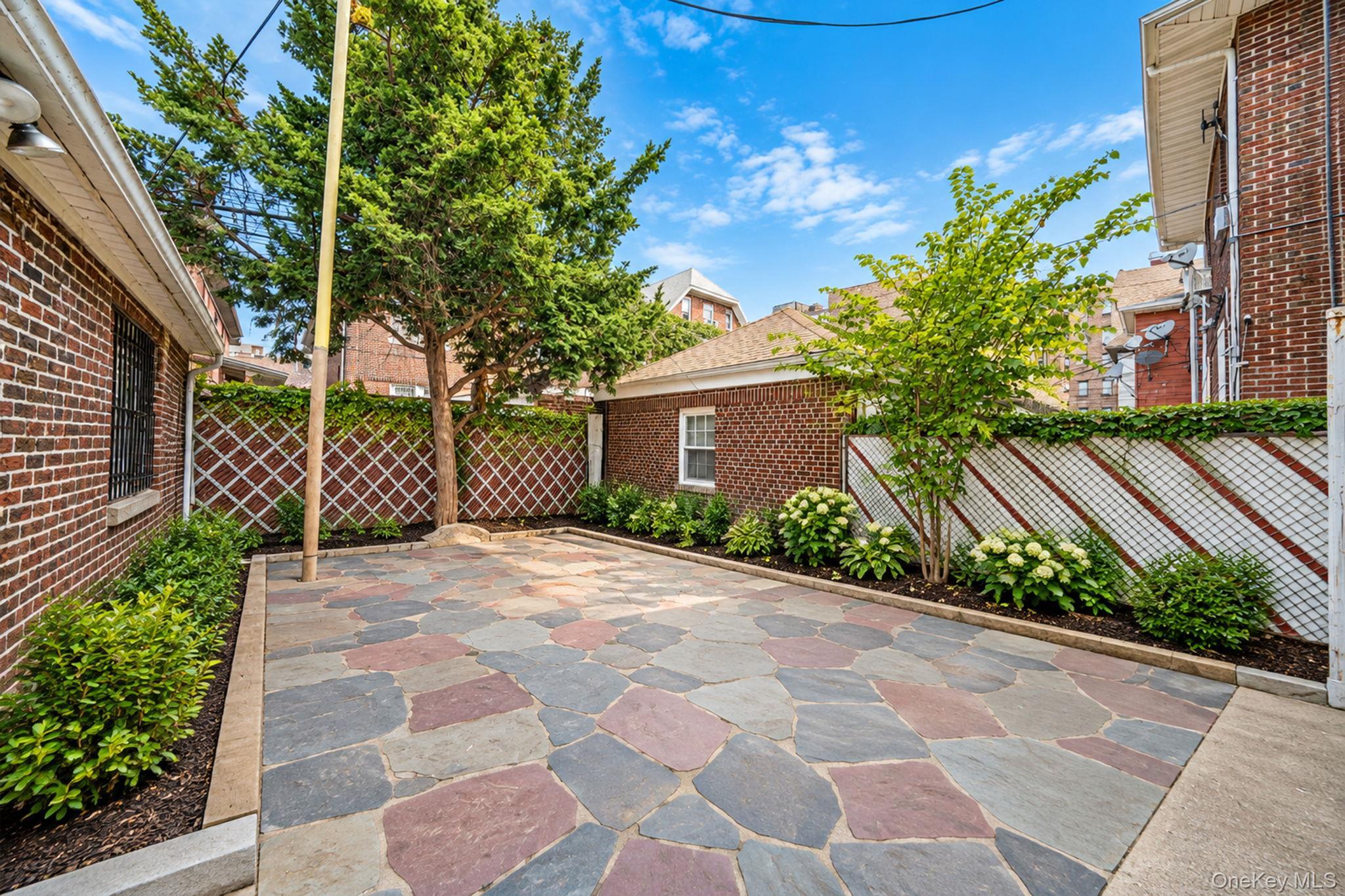 Single Family 76th Street  Queens, NY 11372, MLS-1057107-47