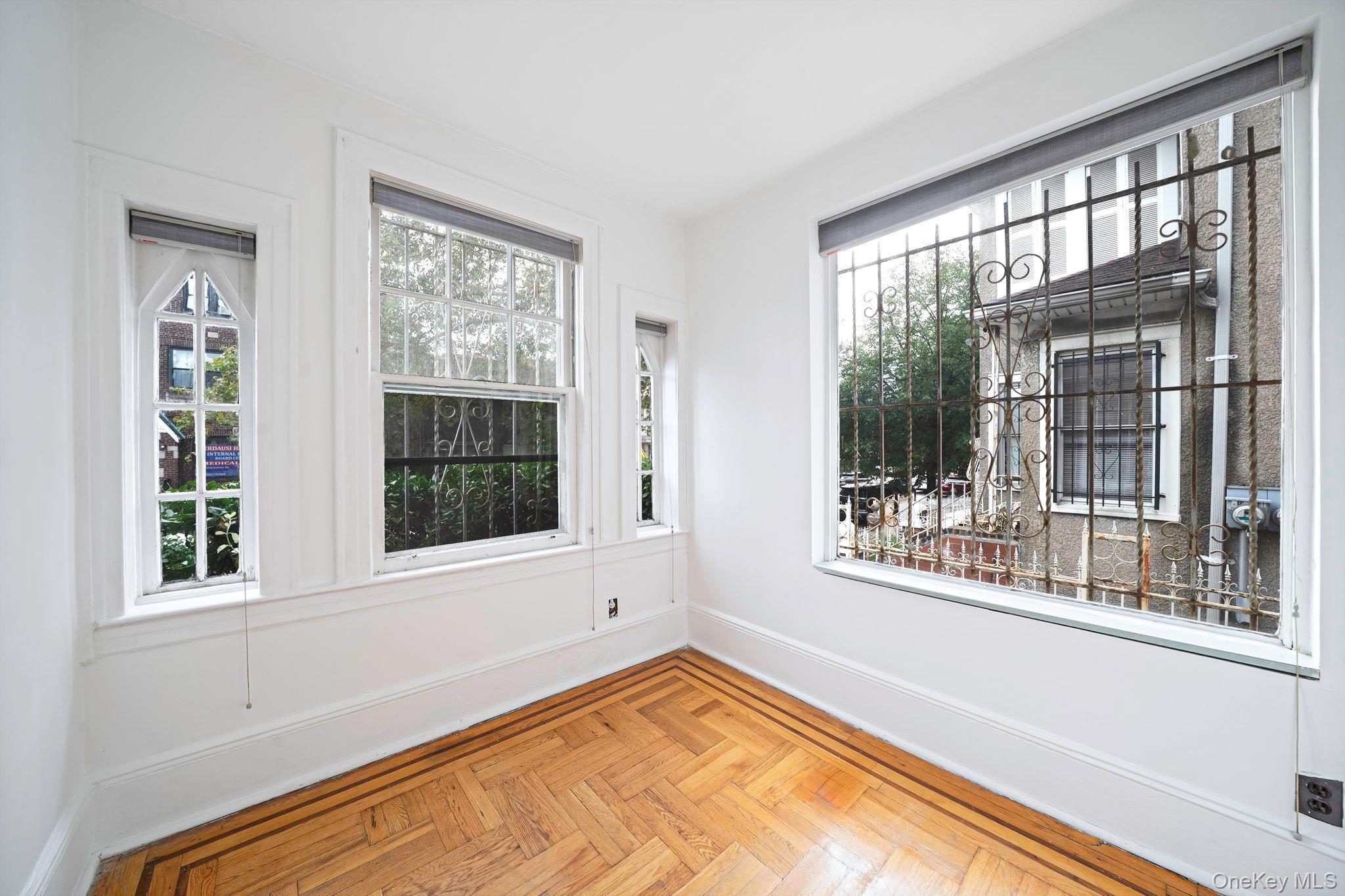 Single Family 76th Street  Queens, NY 11372, MLS-1057107-9