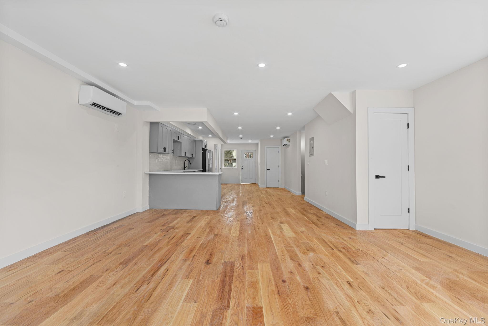 Single Family Osborn Street  Brooklyn, NY 11212, MLS-1057113-4