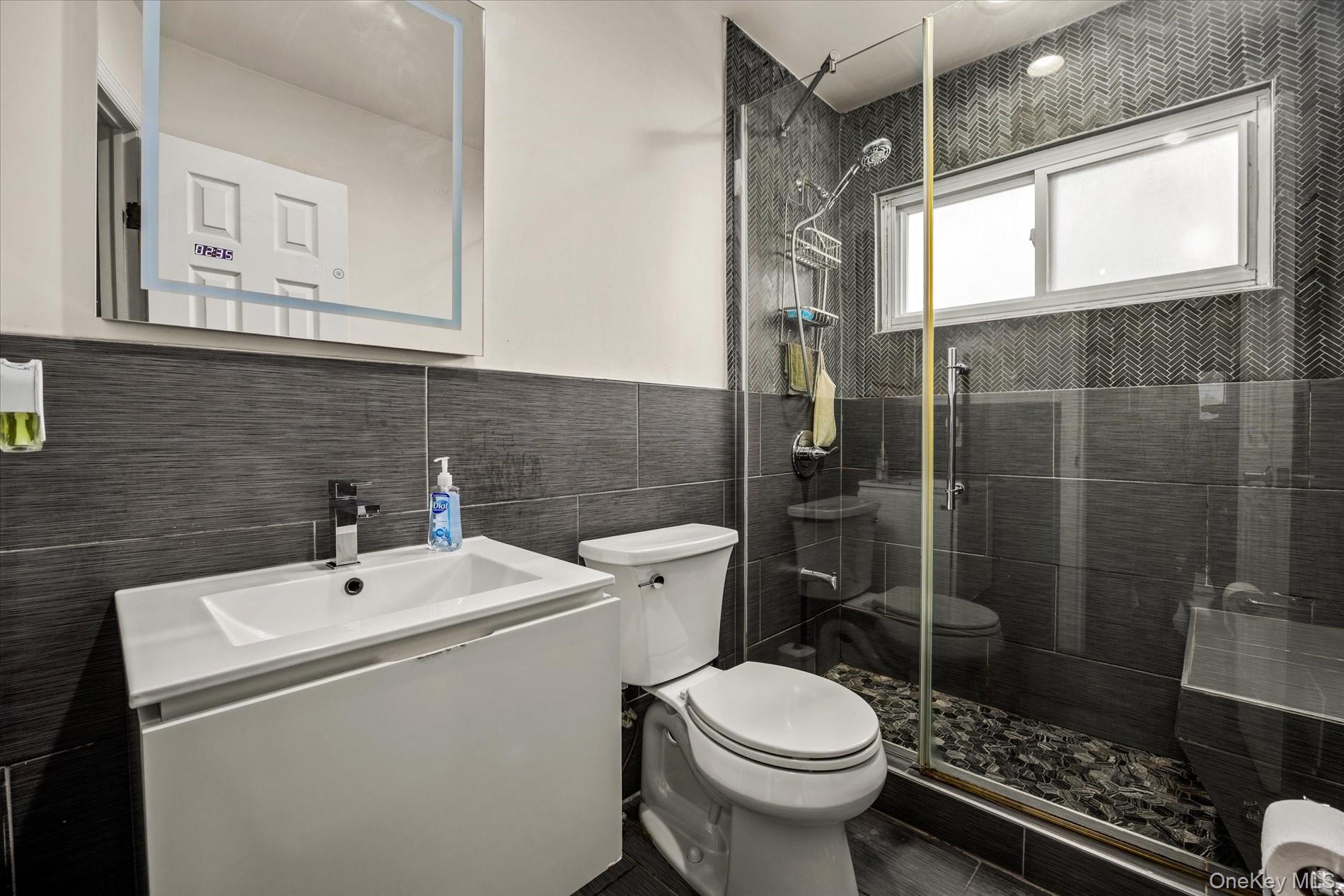 Single Family 120th Avenue  Queens, NY 11412, MLS-1057176-14