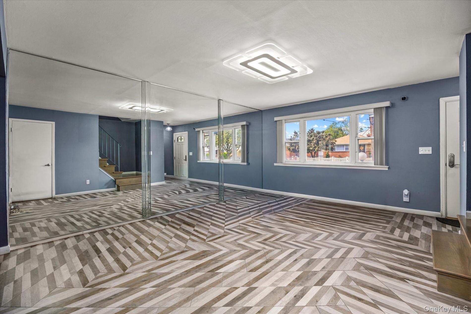 Single Family 120th Avenue  Queens, NY 11412, MLS-1057176-6