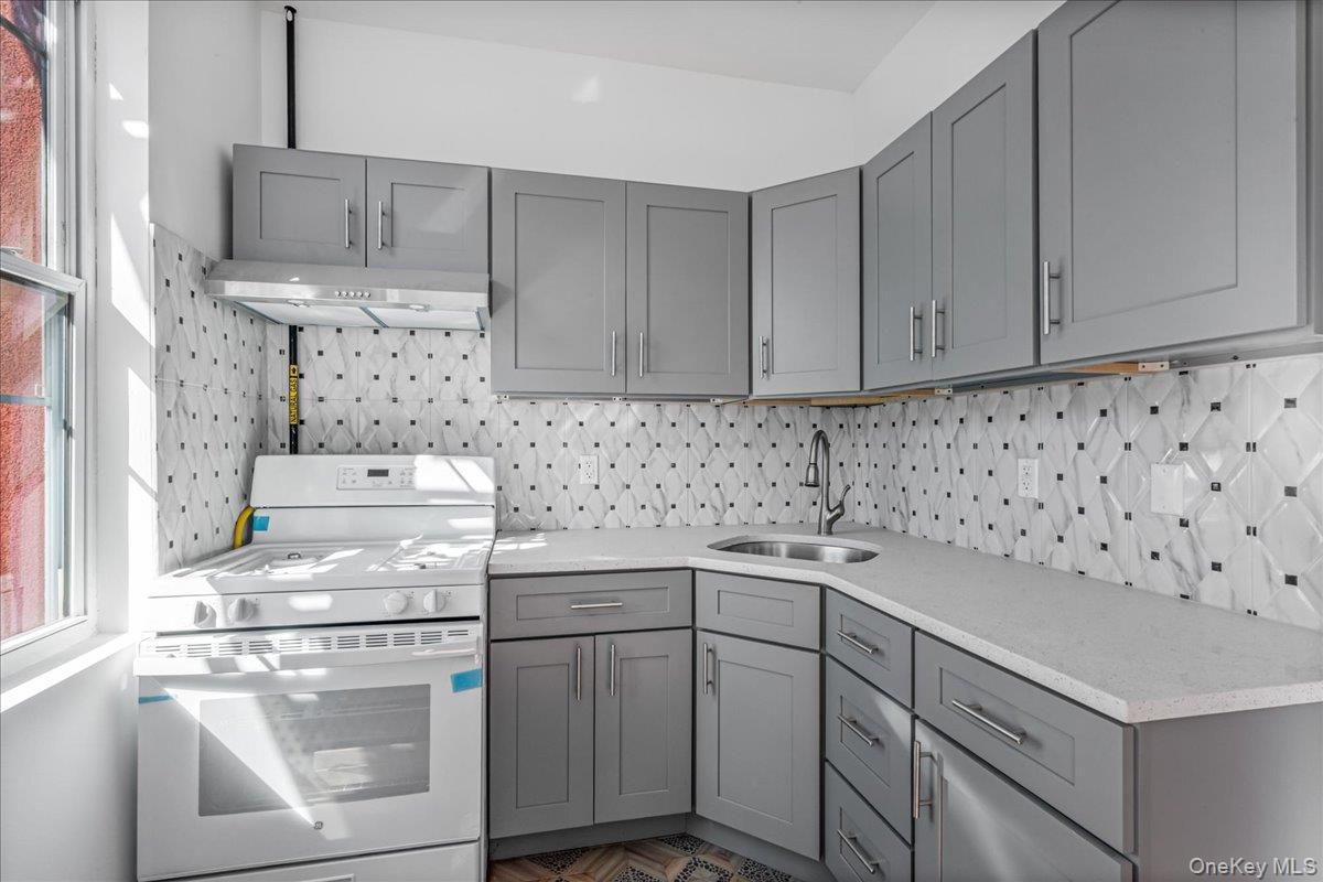 Single Family Jewel Street Brooklyn, NY 11222, MLS-1057235-16