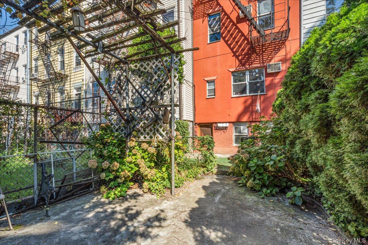 Single Family Jewel Street Brooklyn, NY 11222, MLS-1057235-28