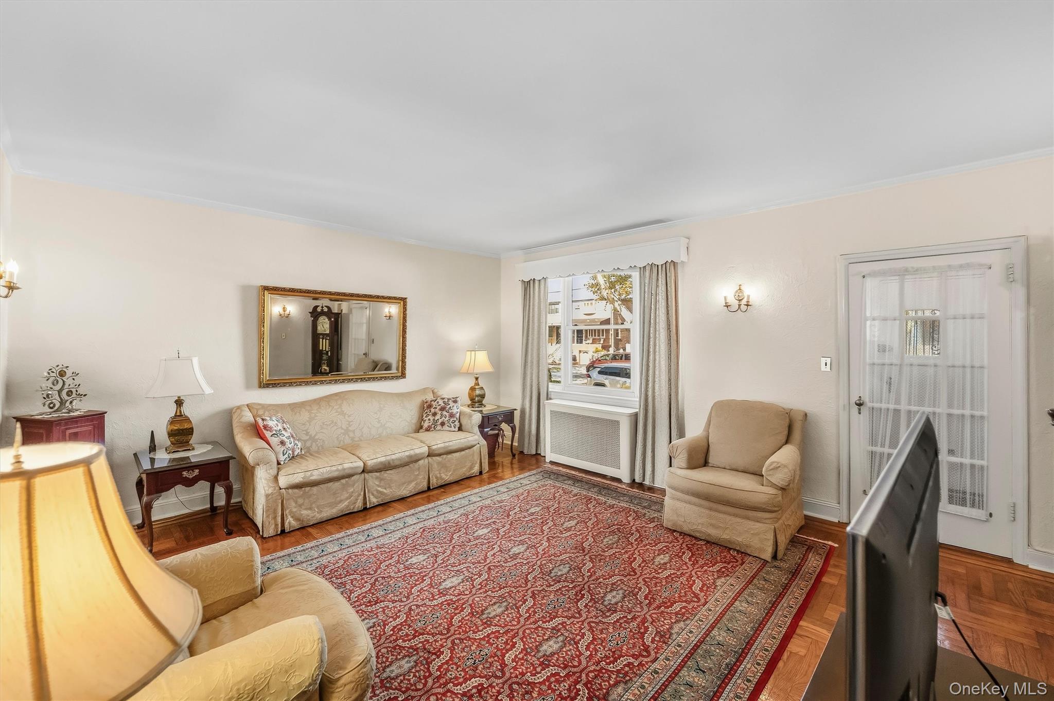 Single Family Mace Avenue Bronx, NY 10469, MLS-1057240-10