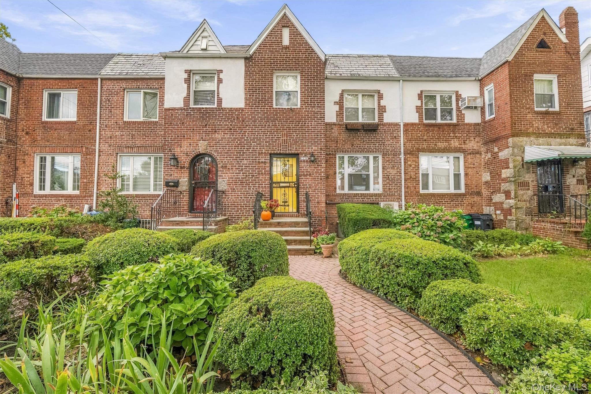 Single Family Mace Avenue Bronx, NY 10469, MLS-1057240-2