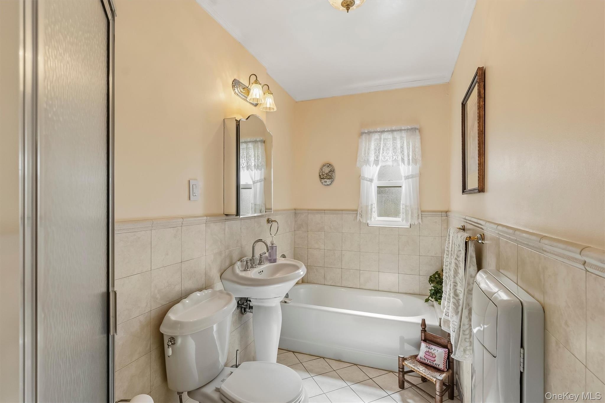 Single Family Mace Avenue Bronx, NY 10469, MLS-1057240-22