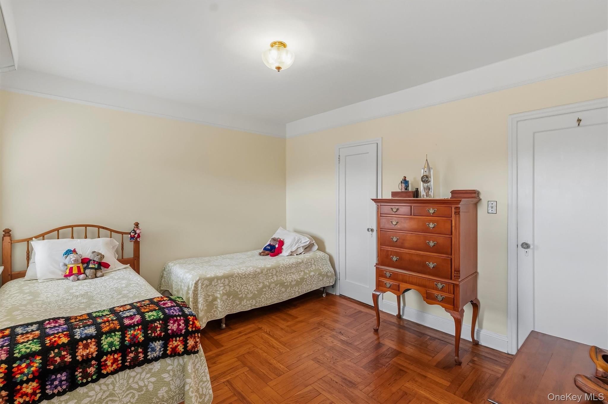 Single Family Mace Avenue Bronx, NY 10469, MLS-1057240-23