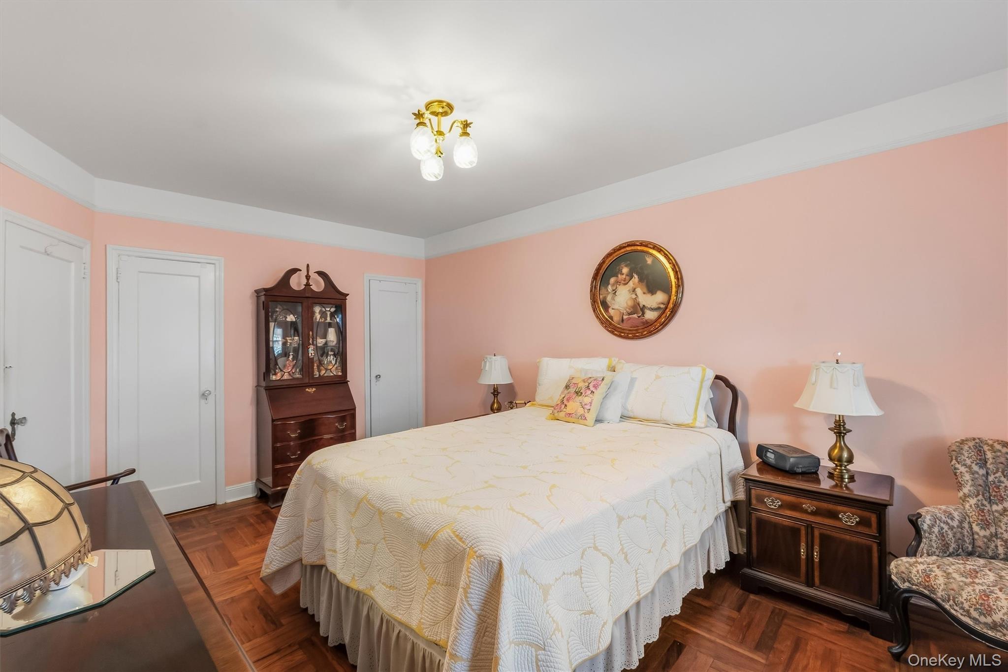 Single Family Mace Avenue Bronx, NY 10469, MLS-1057240-25