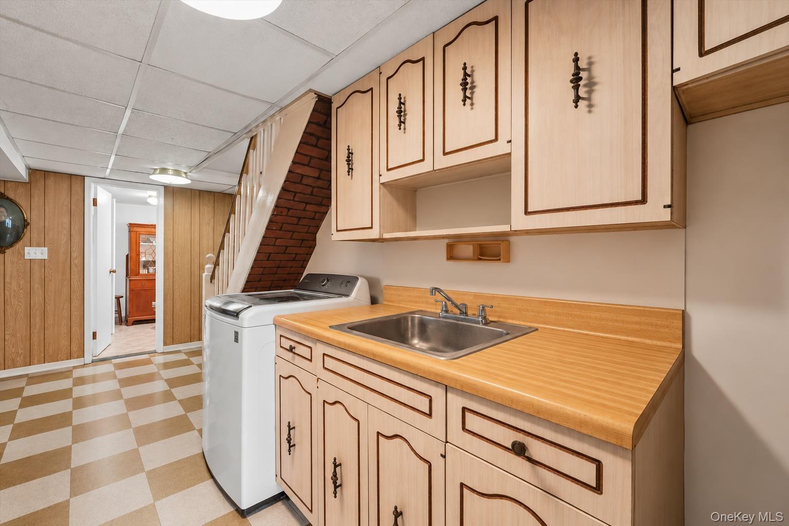 Single Family Mace Avenue Bronx, NY 10469, MLS-1057240-31