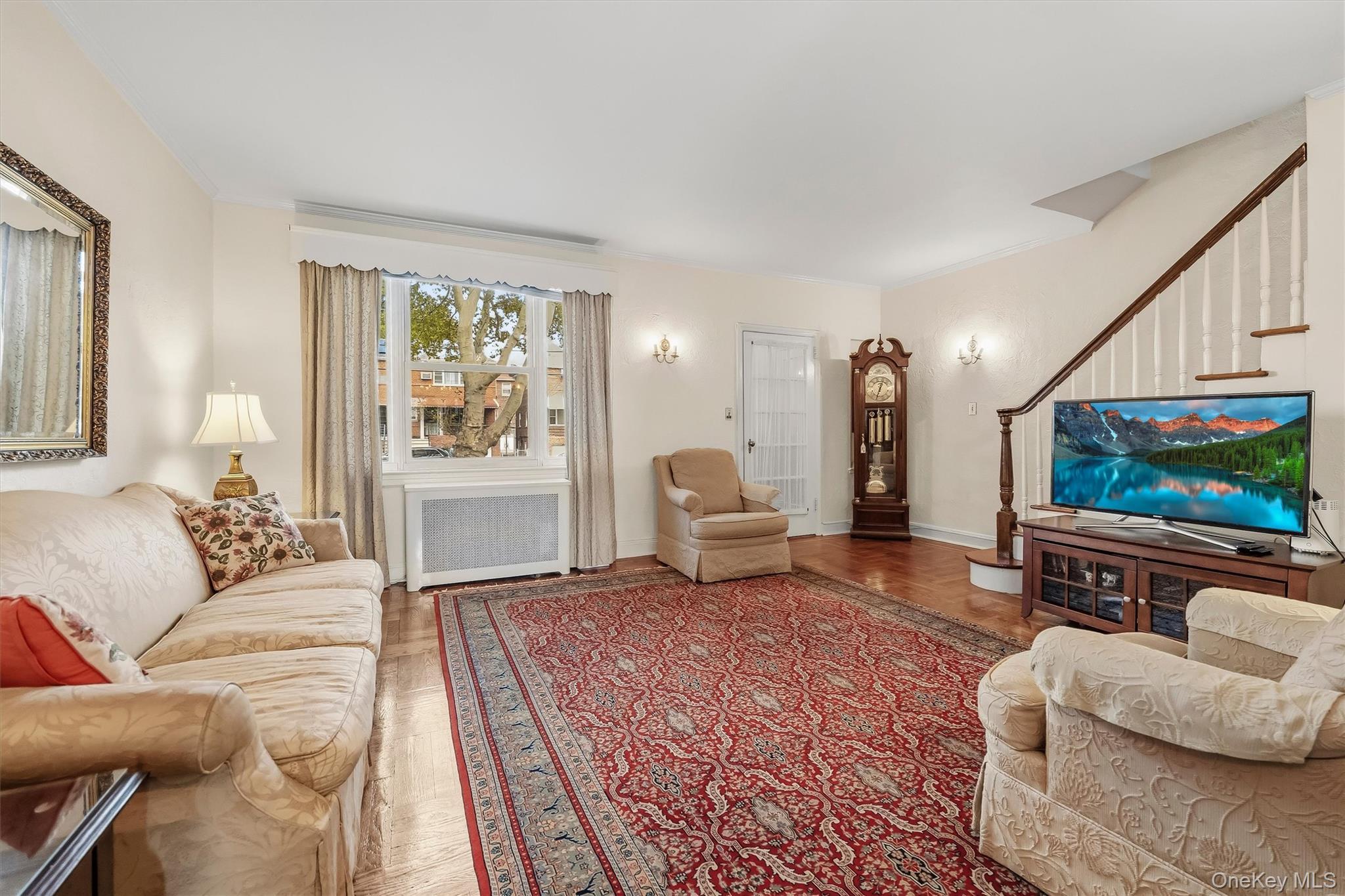 Single Family Mace Avenue Bronx, NY 10469, MLS-1057240-8