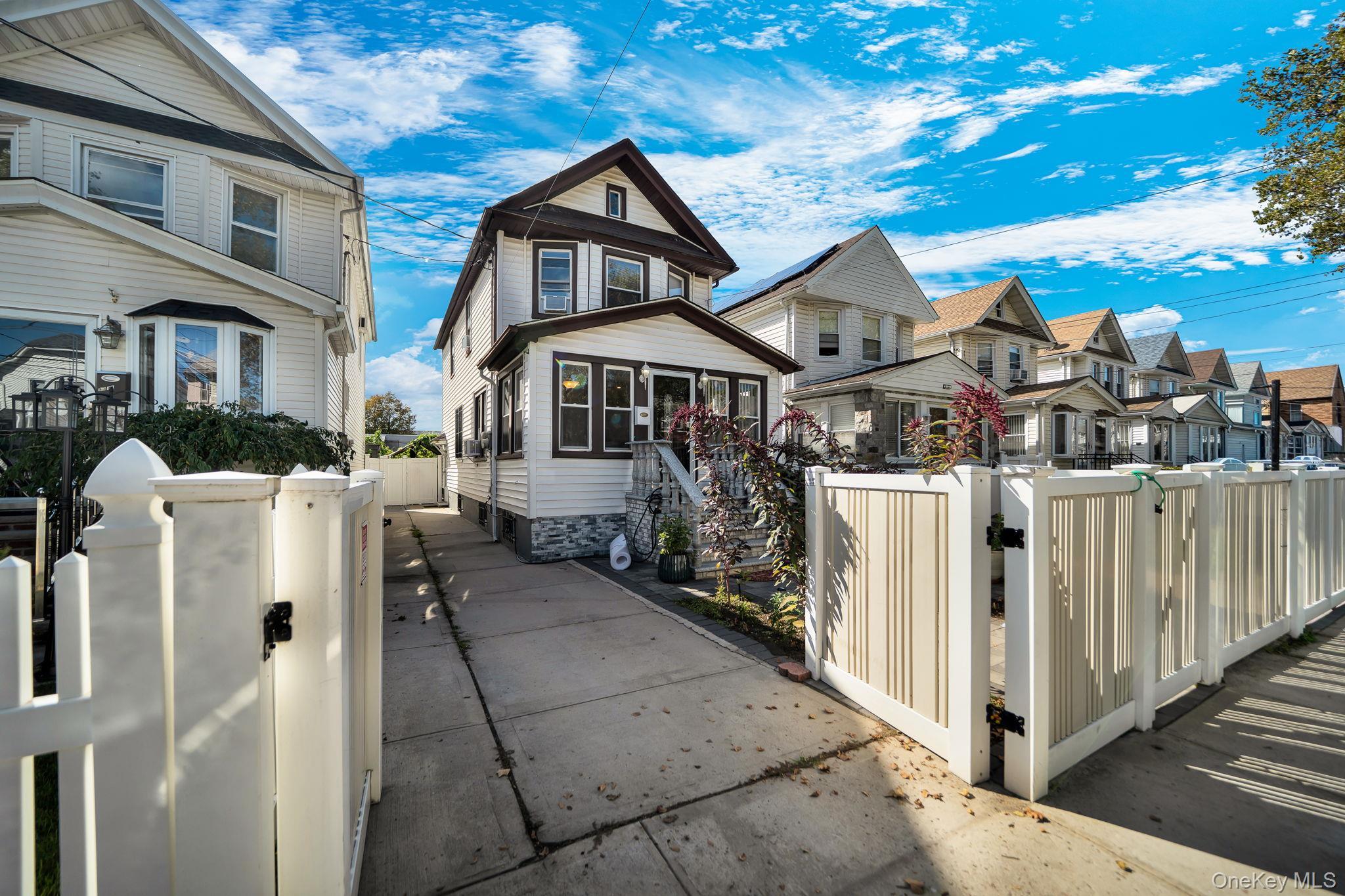 Single Family 201st Street Queens, NY 11423, MLS-1057252-4