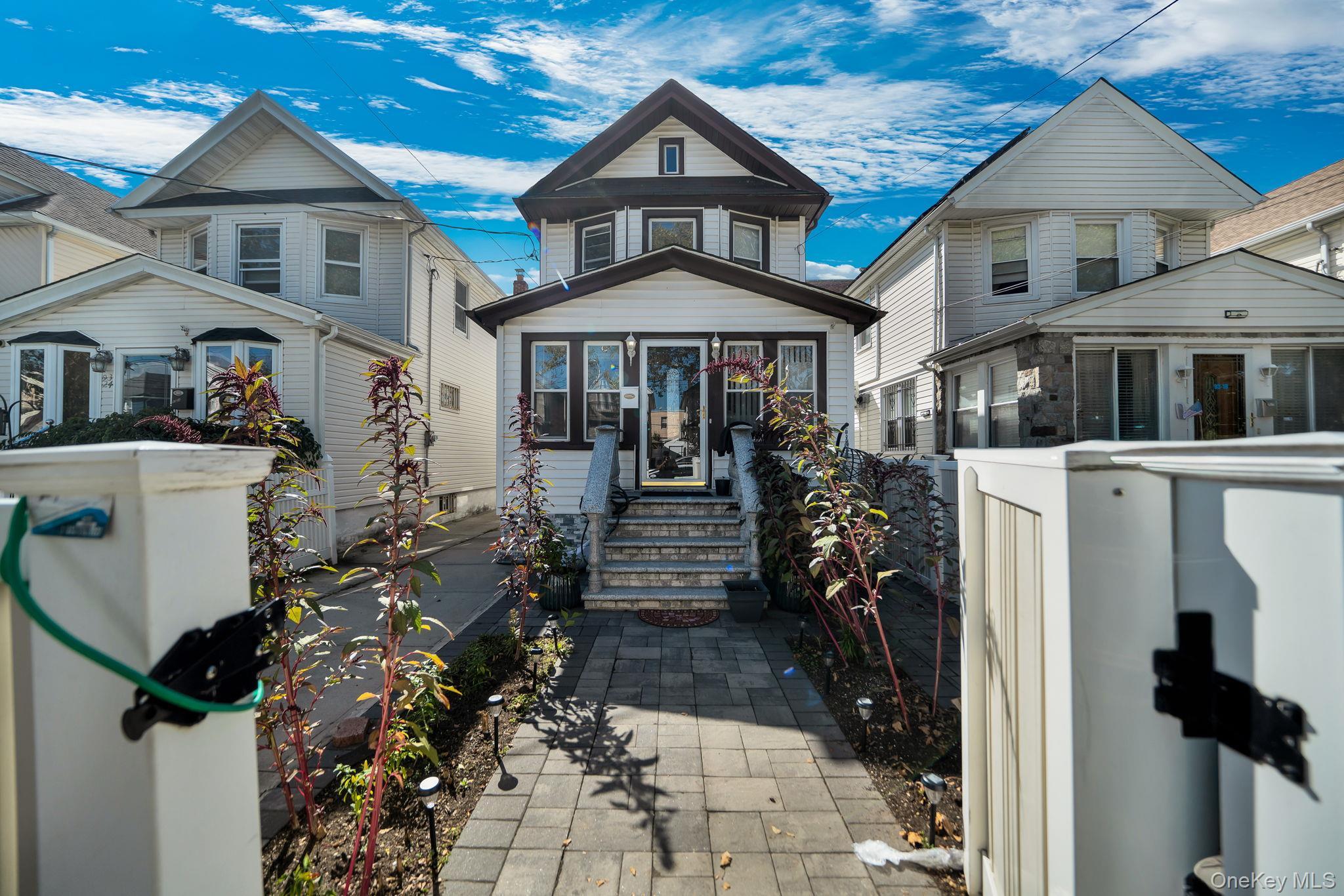 Single Family 201st Street  Queens, NY 11423, MLS-1057252-40