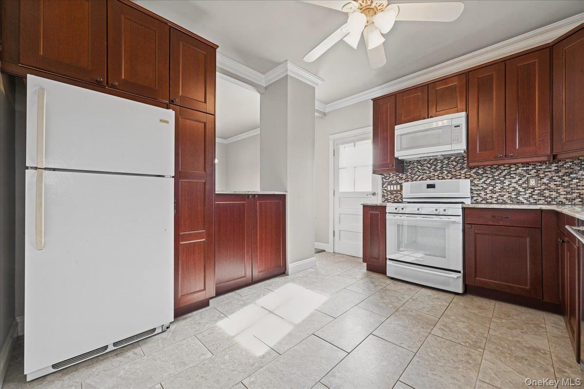 Single Family S 6th Street  Suffolk County, NY 11757, MLS-1057263-10