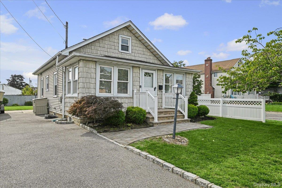 Single Family S 6th Street  Suffolk County, NY 11757, MLS-1057263-2