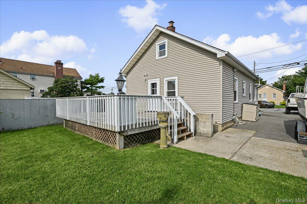 Single Family S 6th Street  Suffolk County, NY 11757, MLS-1057263-28