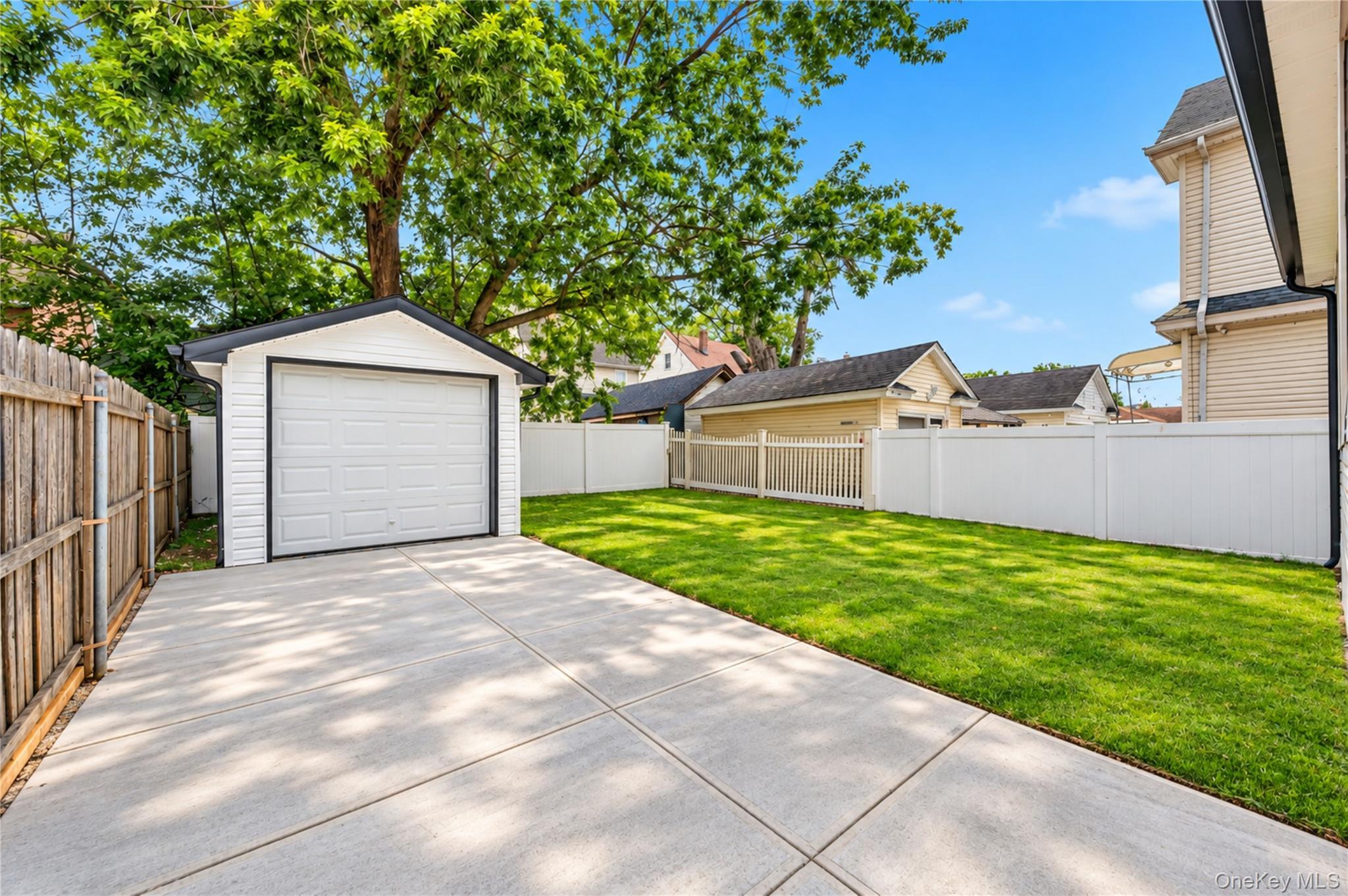 Single Family 205th Street Queens, NY 11423, MLS-1057285-3