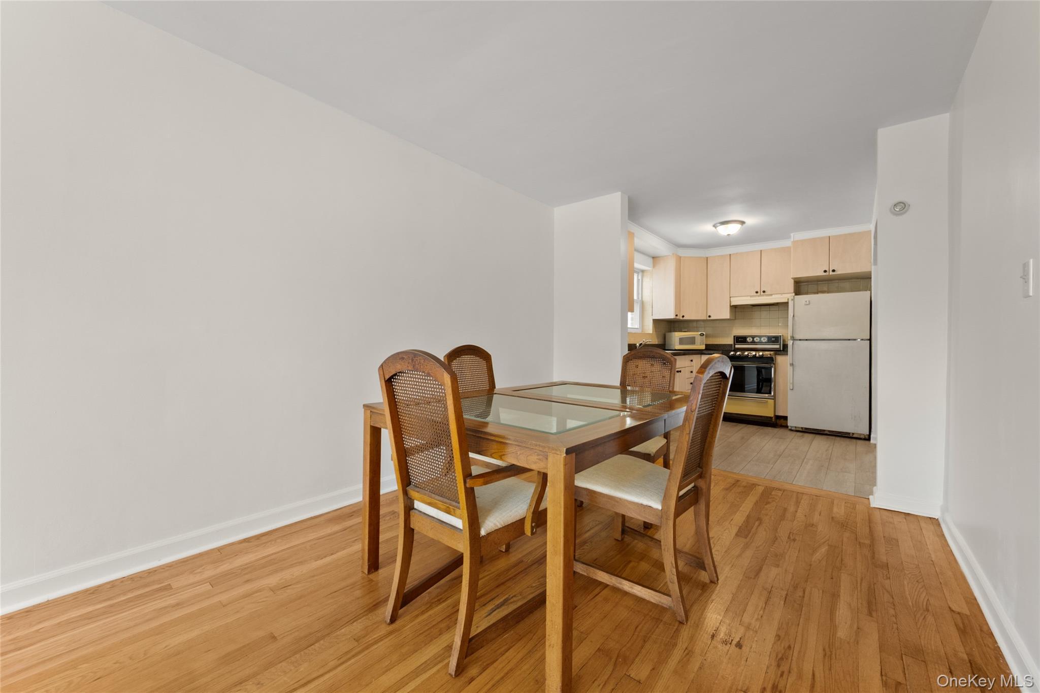 Single Family Middletown Road Bronx, NY 10465, MLS-1057304-10