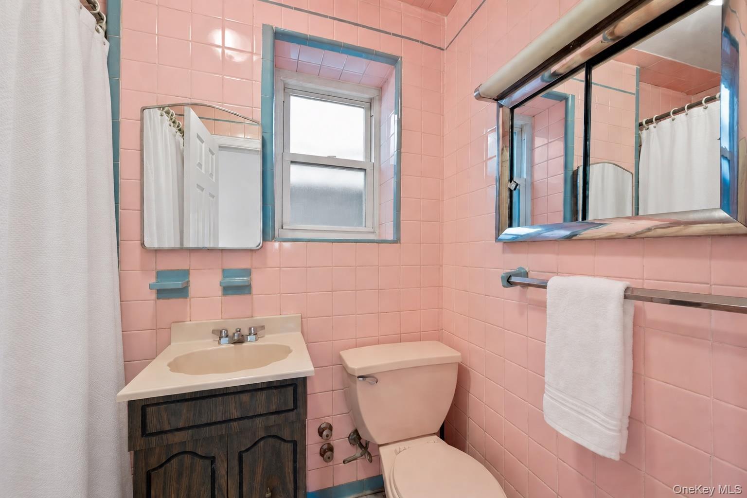 Single Family Middletown Road Bronx, NY 10465, MLS-1057304-16