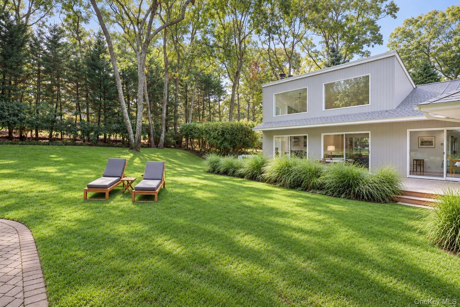 Single Family Old Squiretown Rd Suffolk County, NY 11946, MLS-1057318-22