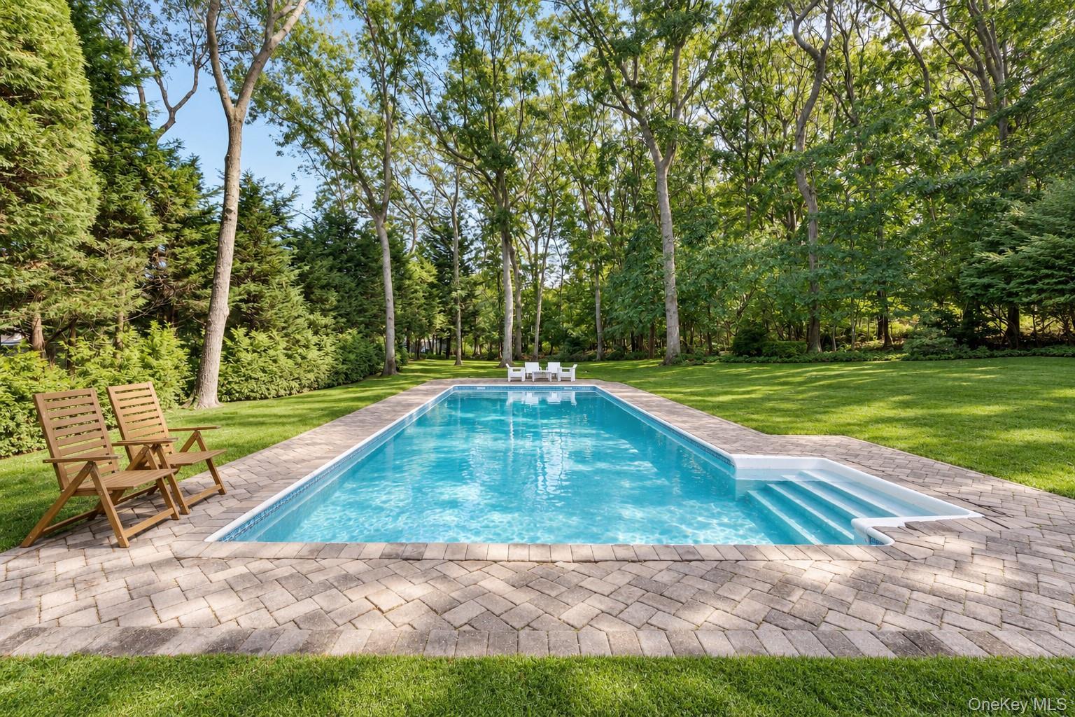 Single Family Old Squiretown Rd Suffolk County, NY 11946, MLS-1057318-23