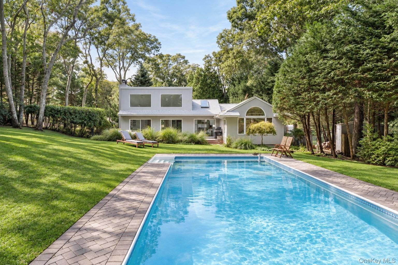 Single Family Old Squiretown Rd Suffolk County, NY 11946, MLS-1057318-24