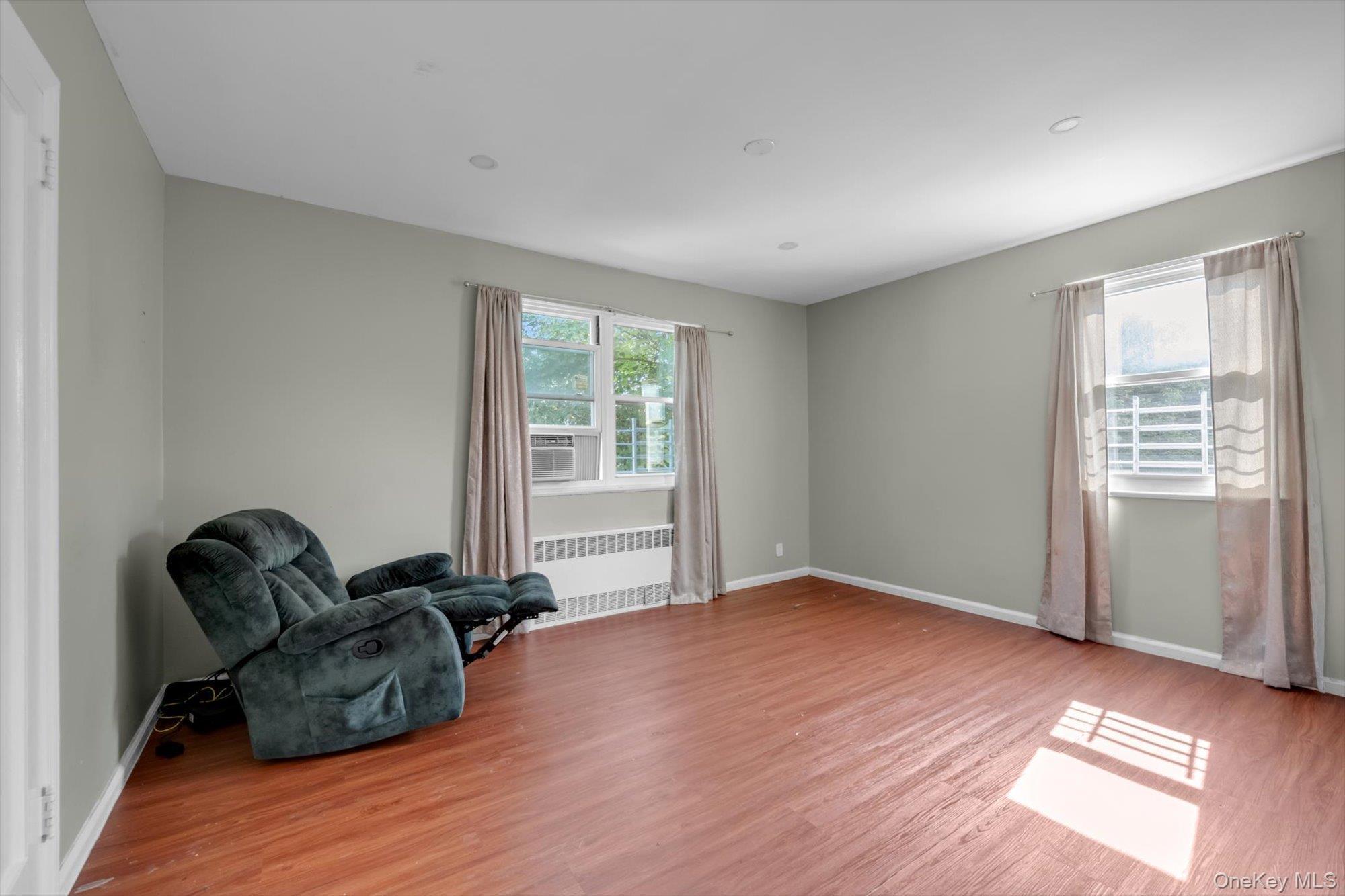 Single Family 76th Road Queens, NY 11366, MLS-1057339-13