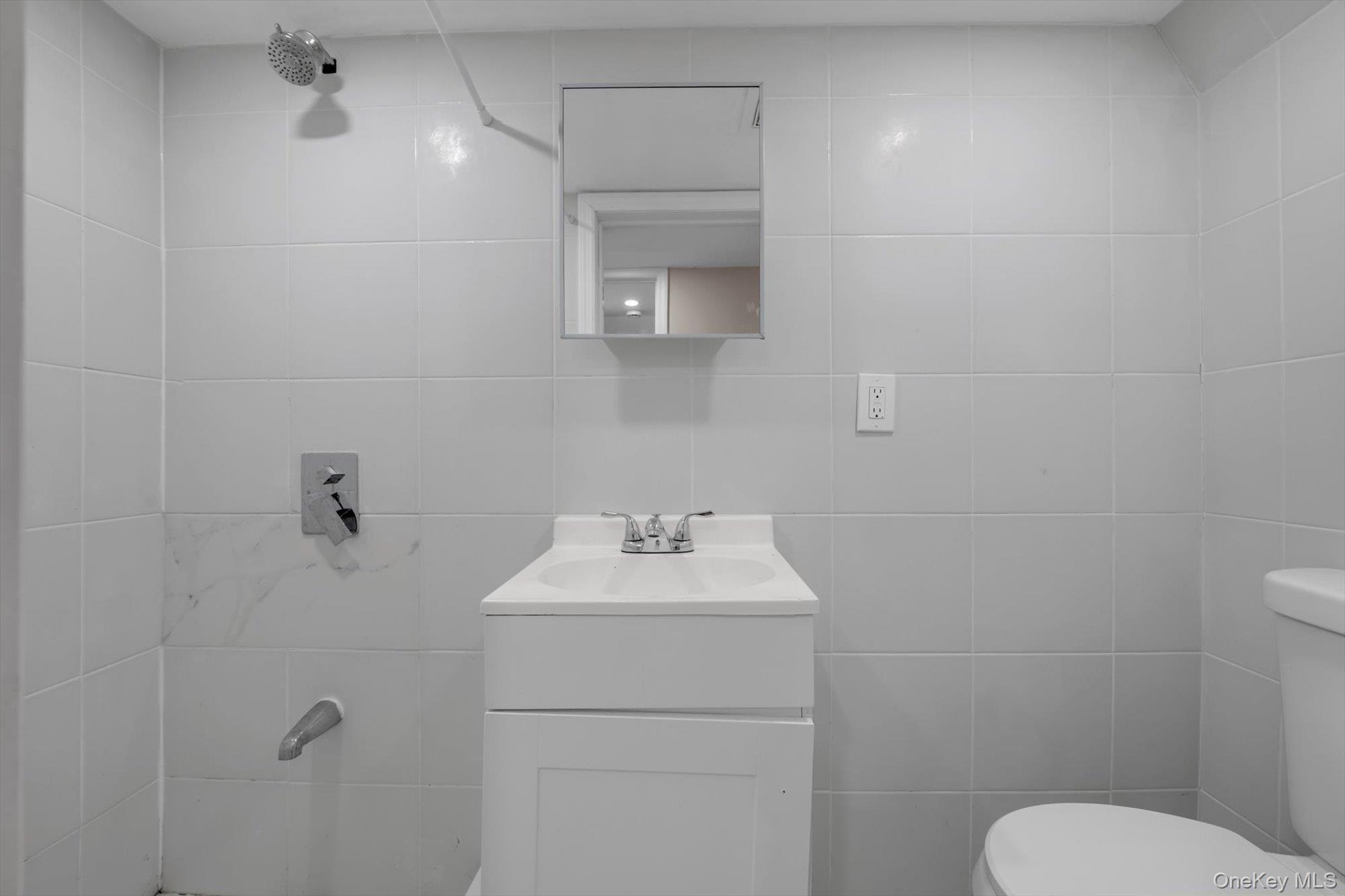 Single Family 76th Road Queens, NY 11366, MLS-1057339-19