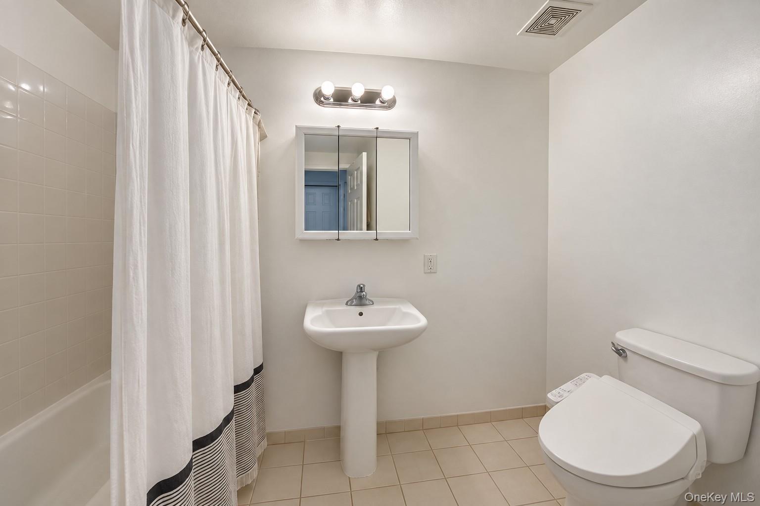 Single Family Seaspray Avenue Queens, NY 11692, MLS-1057371-9