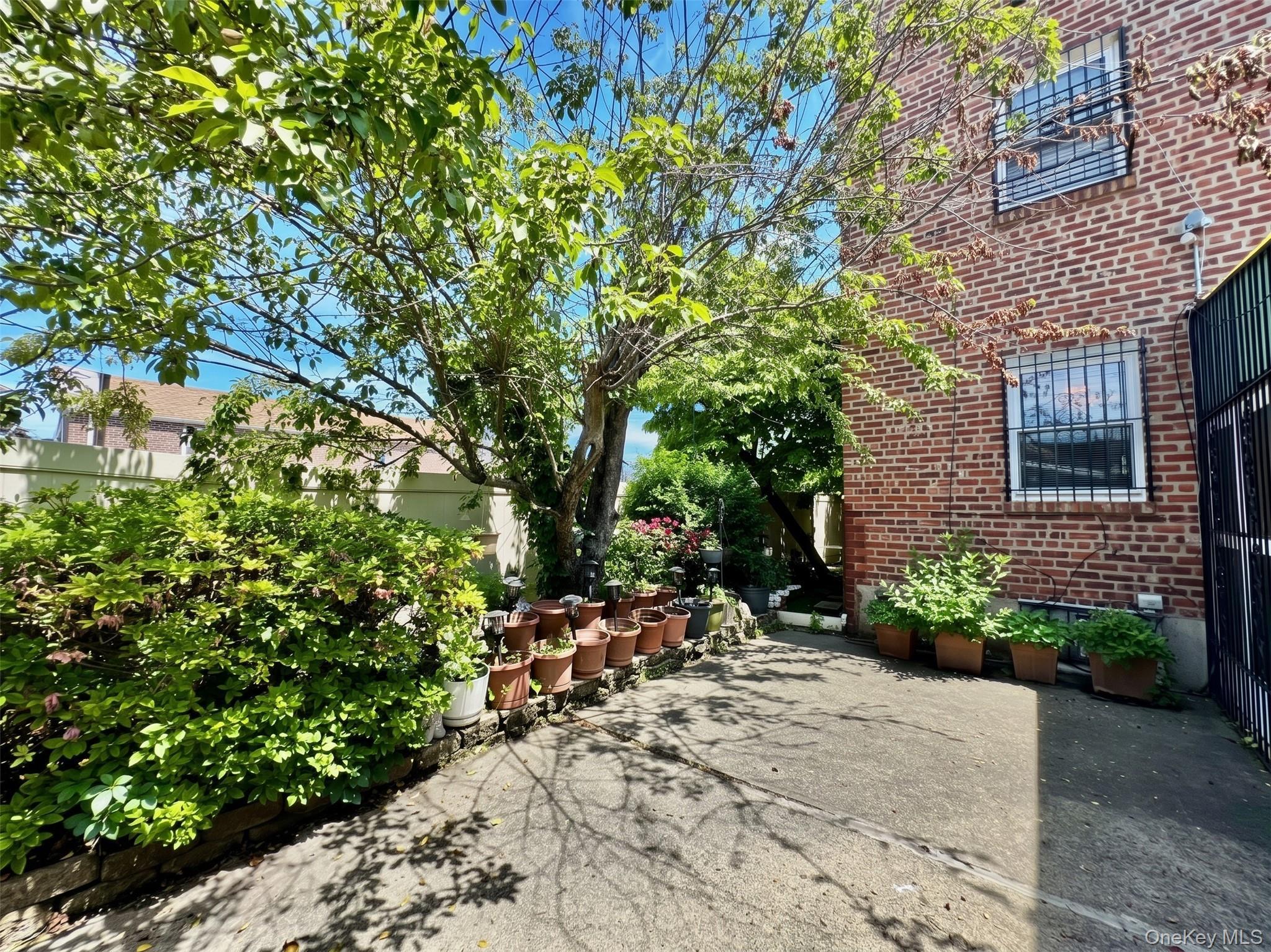 Single Family 150th Street  Queens, NY 11357, MLS-1057420-20