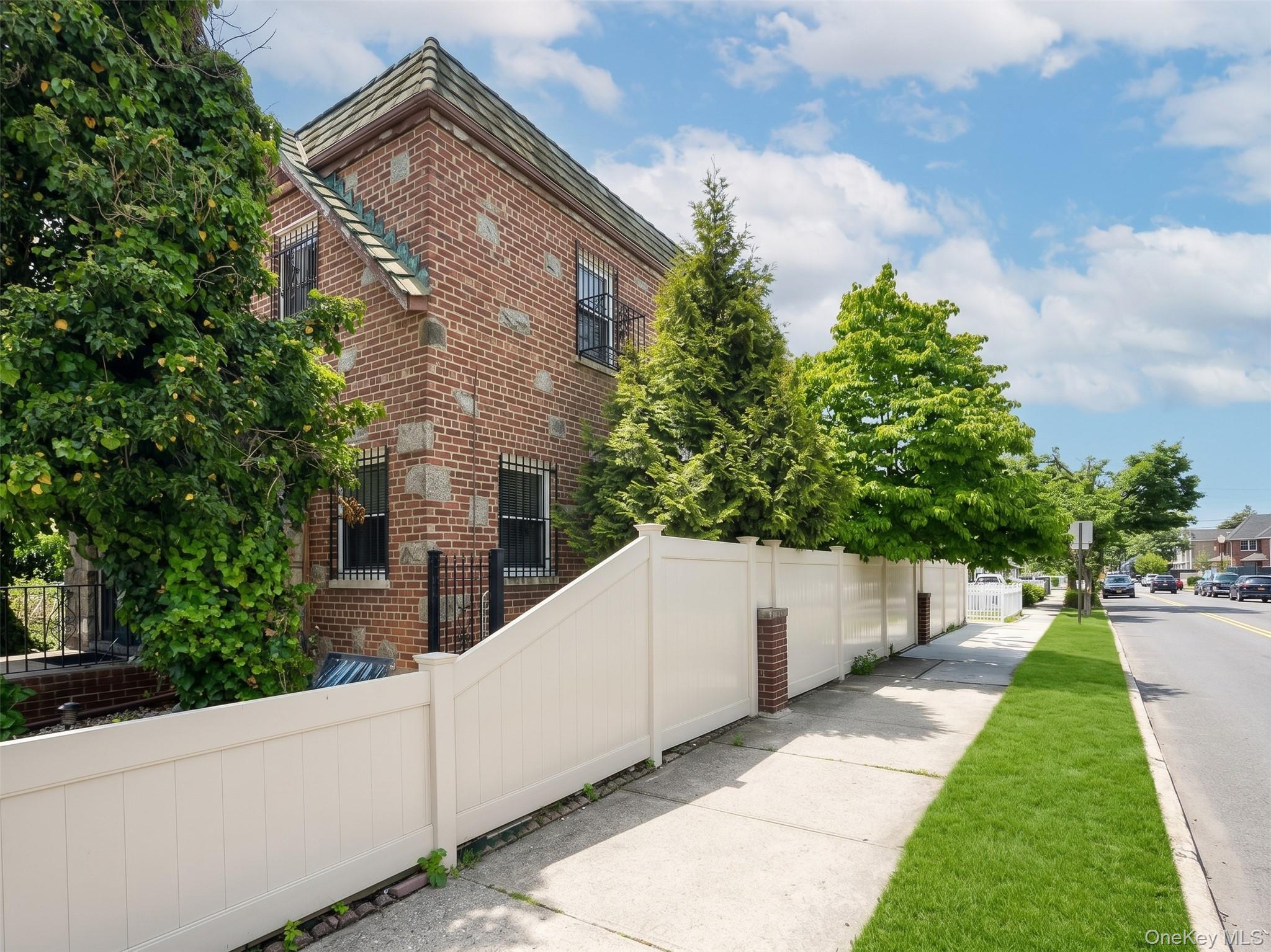 Single Family 150th Street  Queens, NY 11357, MLS-1057420-22
