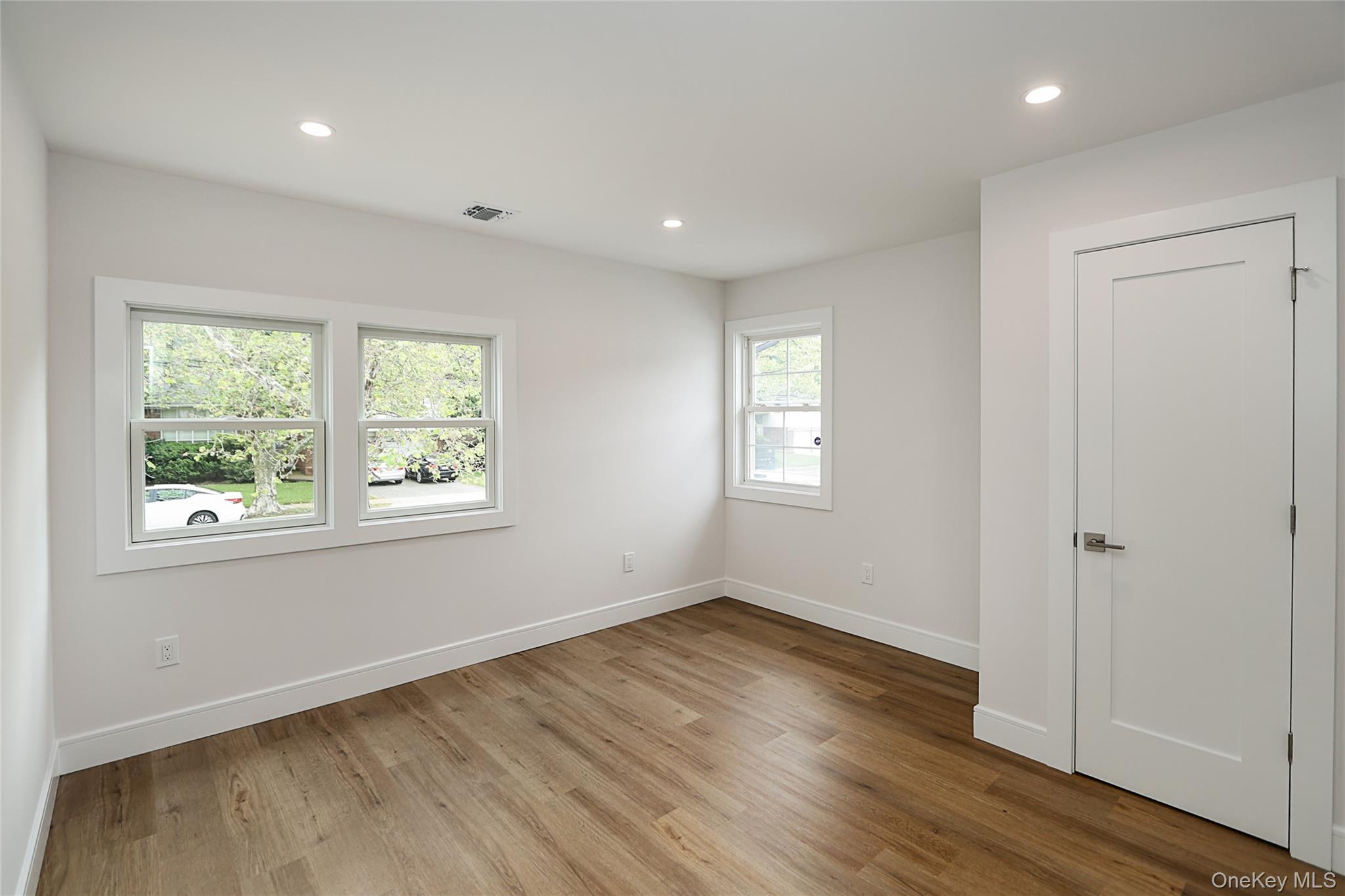 Single Family Hungry Harbor Road Nassau County, NY 11581, MLS-1057421-14