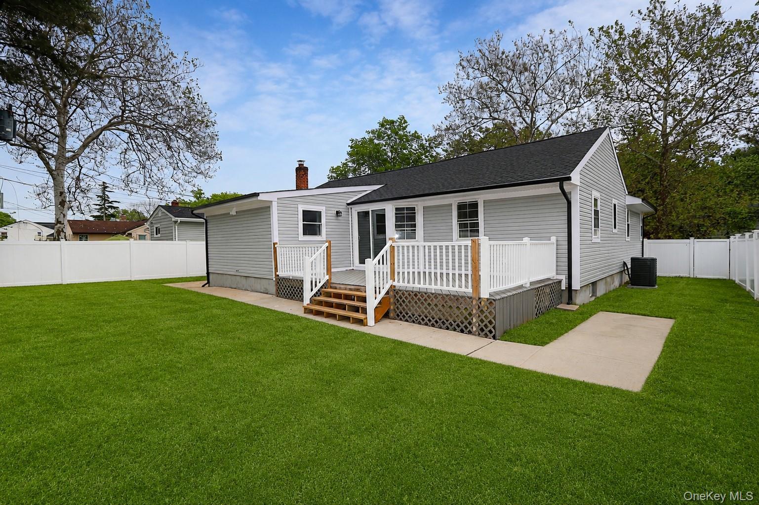Single Family Hungry Harbor Road Nassau County, NY 11581, MLS-1057421-4