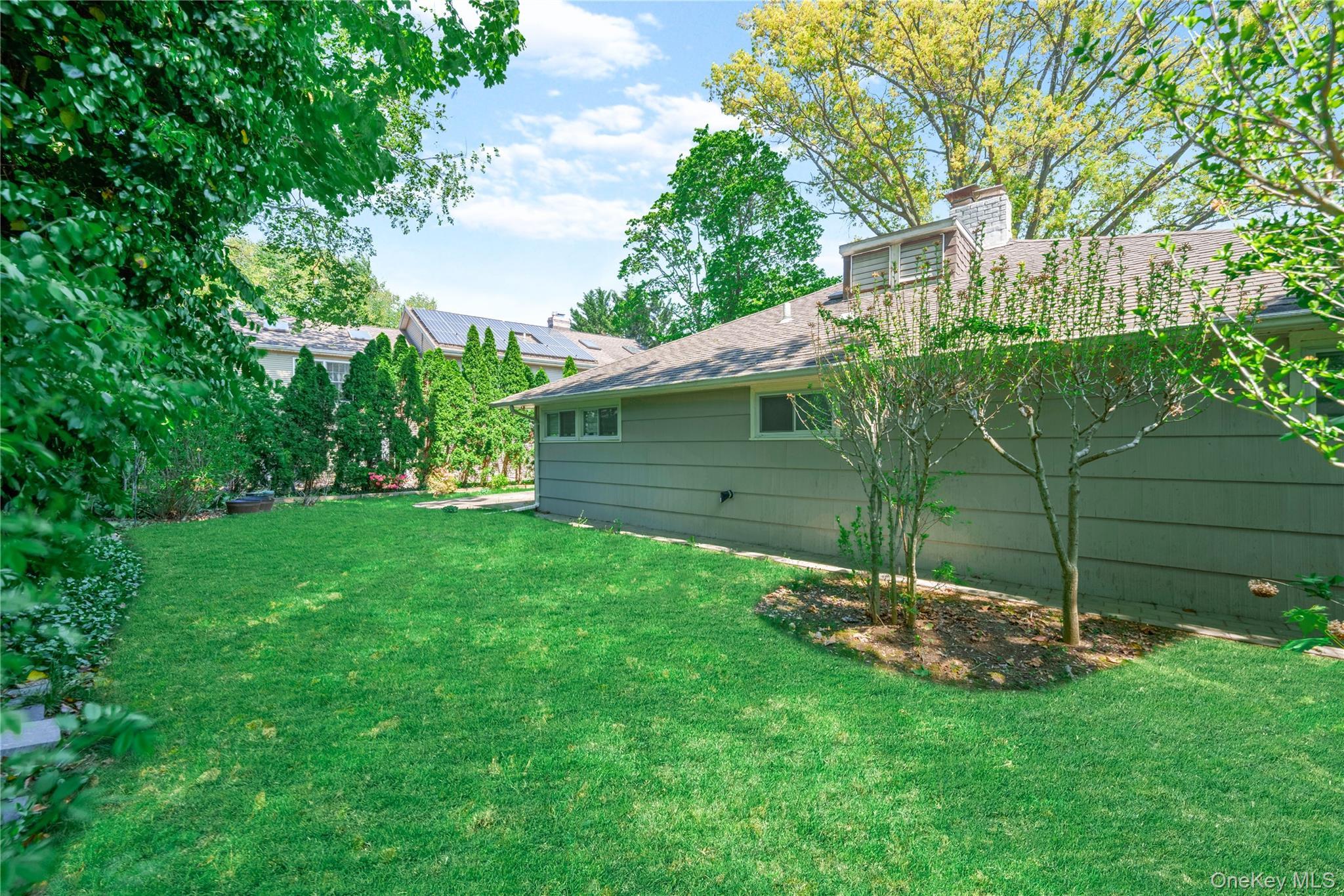 Single Family Ridge Drive E  Nassau County, NY 11576, MLS-1057424-29
