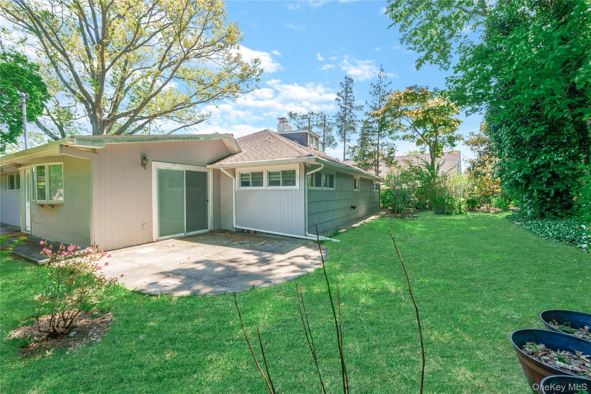 Single Family Ridge Drive E  Nassau County, NY 11576, MLS-1057424-30