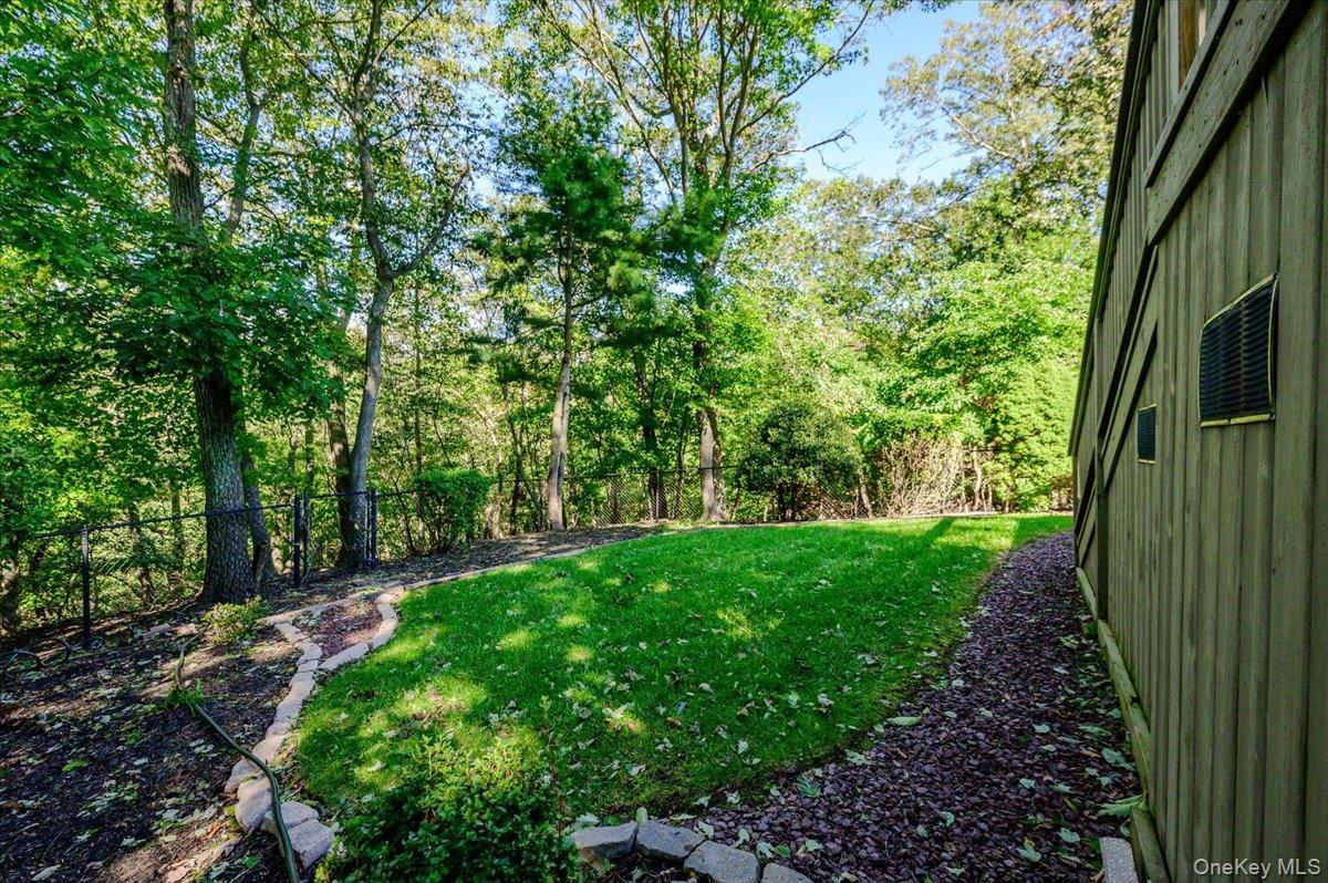Single Family Knoll Crest Suffolk County, NY 11764, MLS-1057467-12